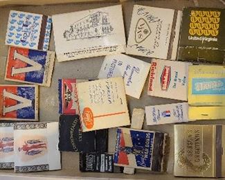 Mixed lot of vintage match books