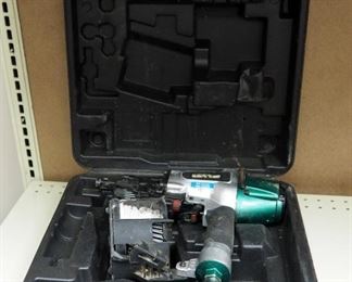 Genuine Interchange Industrial 2.5" Pneumatic Coil Nailer Model CN565-15, Includes Carrying Case
