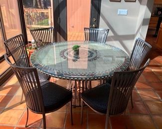 Round glass top kitchen table & chairs 
