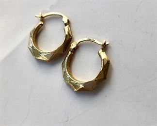 $100 14K Gold hoop earrings 