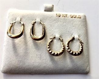 $90 2 pairs 10K gold hoop earrings 