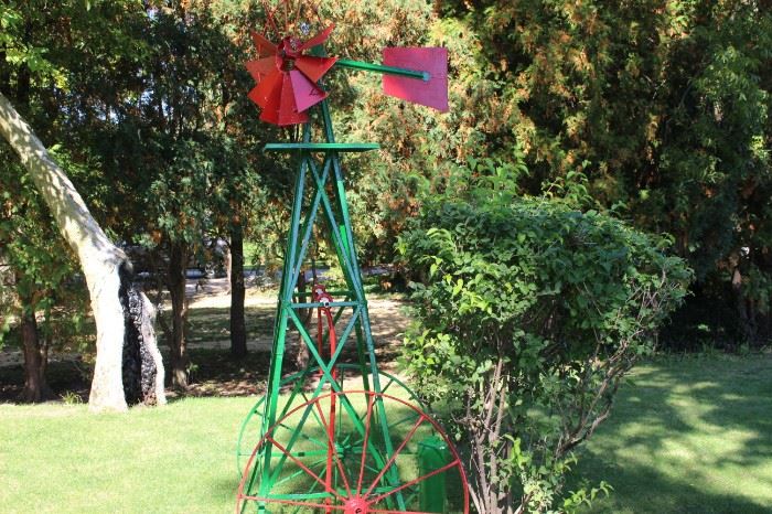 Lawn windmill, in excellent condition