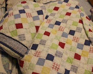 Half hand stitched - half machine made quilt, older