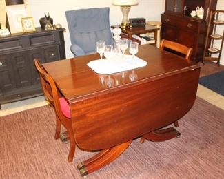 Duncan Phyfe table and 4 chairs