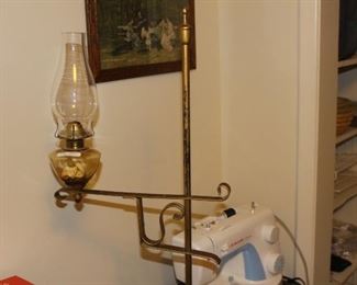 Kero lamp adjustable on post