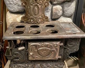 •	Antique Buck's Salesman Sample Stove (Missing 1 of 4 Legs)