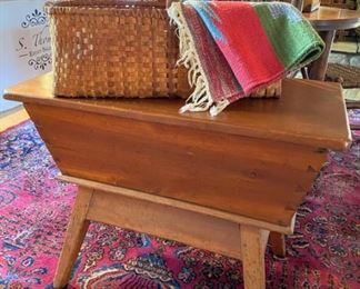 •	Primitive Antique Dough Box