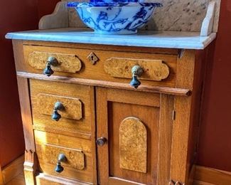 •	Victorian (1880-1890) Marble Washstand