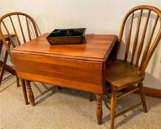 •	Salesman Sample Drop-Leaf Table