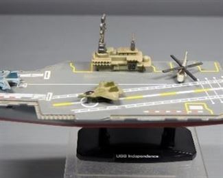 Diecast Model Planes, With Stands, Includes P-47 Thunderbolt, F4U Corsair, P-51 Mustang and USS Independence
