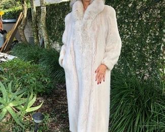 Full length white mink coat - pristine