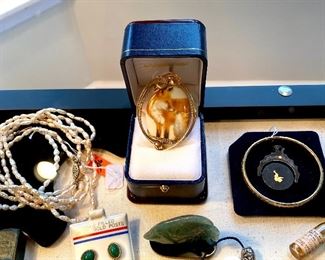 10kt H.P. Fox Portrait Pin / Jade / Pearls