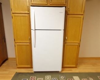 Frigidaire 18 cu. ft. White Refrigerator/Freezer Model #FFTR1814TW
