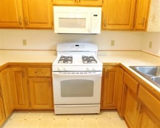 Newer GE Gas Stove and Over the Range Microwave Set
