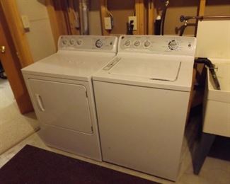 General Electric 7 cu. ft. Gas Dryer and 3.8 DOE cu. ft. Washer Set
