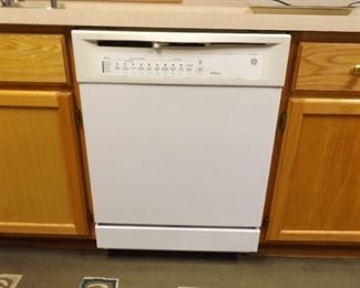 GE Triton Dishwasher Model #GSD5800G00WW
