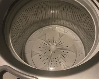 Whirlpool Cabrio Inside washing machine