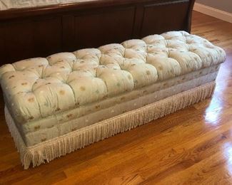 Tufted ottoman