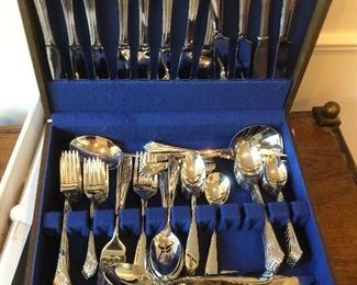 Flatware set clean