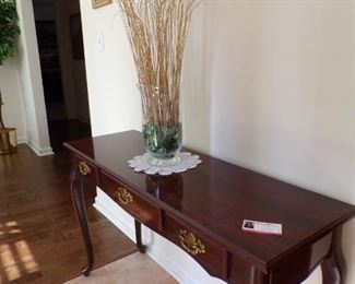 foyer/sofa table