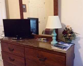 matching dresser w/mirror