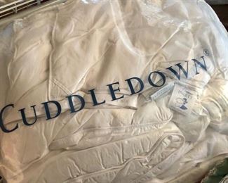 Lots of Contemporary Bedding (new in packaging)