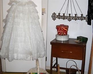 VINTAGE PROM DRESS AND SEWING MACHINE IN WOOD CABINET