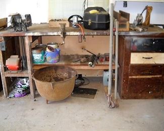 CAST IRON WASH POT AND WORK TABLE WITH BENCH GRINDER AND 3 DRAWER CABINET