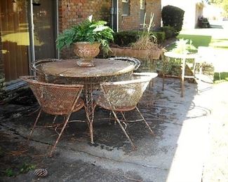 METAL -PATIO SET TABLE AND 4 CHAIRS