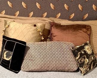 Item 31: Assorted Pillows (5): $55