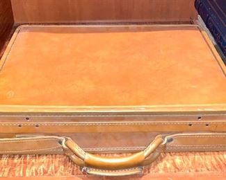 Item 178: Vintage Hartmann Briefcase: $120