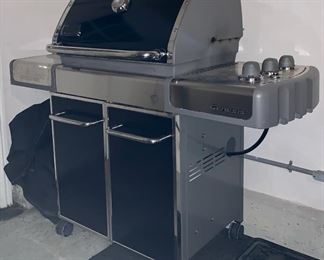 Item 138: Weber Genesis Grill - Very Clean! Get it NOW for next summer - or grill all winter! $325