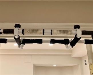 Item 174: Pull Up Bar: $28