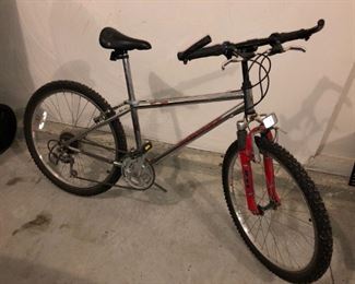 Item 220: Gary Fisher Mt. Jam Bicycle: $100