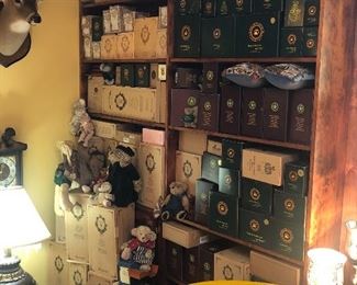 Large new Boyds bears/doll collection