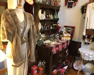 Ladies Boutique, lots of New designer leather handbags from Nordstrom And new shoes in boxes (many are size 11) Plus Holiday Decor