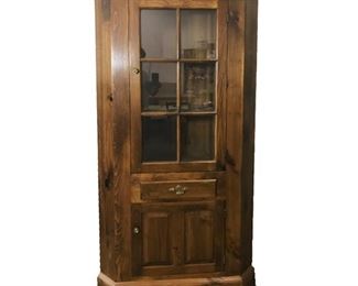 Lot 124
Leister Liberty Tree Collection Pine Corner Hutch