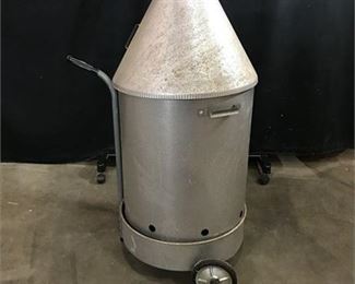 Lot 070
portable aluminum smoker on wheels
