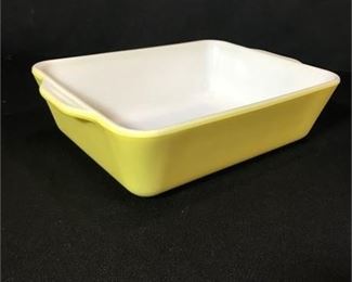 Lot 2
an iconic Pyrex casserole dish