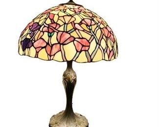 Lot 042-1
Stained Glass Reproduction Tiffany Style Table Lamp
