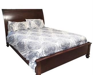 Lot 091
Contemporary Hardwood Full Size Bed