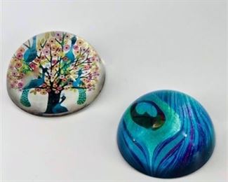 Lot 117
Decorative Glass Paperweight Grouping