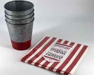 Lot 161
French Fry Cups & Paper Liners