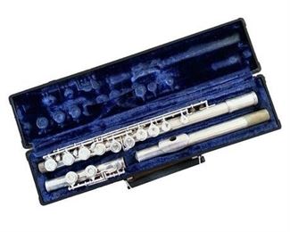 Lot 506
Gemeinhardt M2 Flute With Case