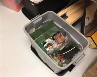 Alt-View : VTG TRAIN SET w/accessories on boards w/work horse stands. >>>> $3,000 / OBO