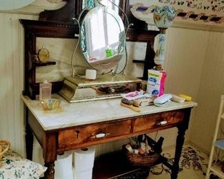 Lovely Victorian dressing table