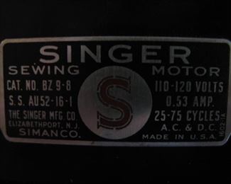 Singer Sewing Machine - no Cabinet