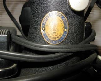 Singer Sewing Machine with Wood Cover