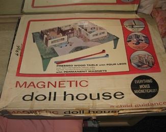 Vintage Magnet Doll House