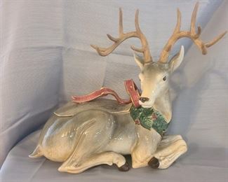 Fitz & Floyd ~ Holiday Leaves
Centerpiece/Cookie jar